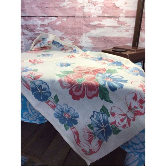 Vintage Linen Table Cover Red & Blue Floral 13.5” x 30” Mid Century - Picture 2 of 15
